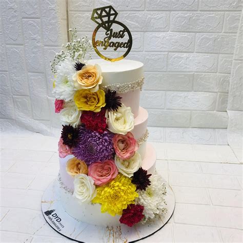 Flowers Engagement Cake – Bento Cakes Noida