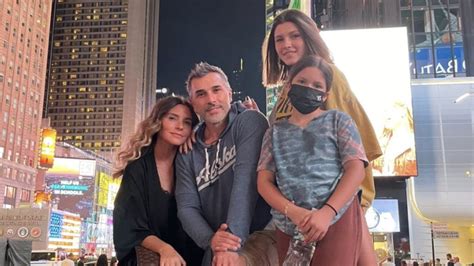 Quiénes son la esposa e hijas de Sergio Mayer