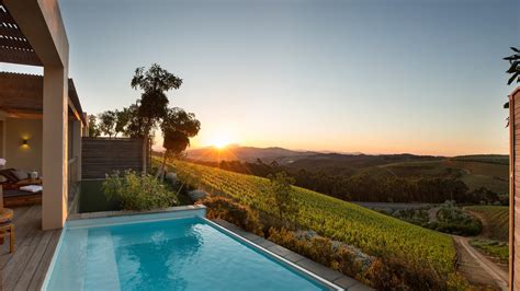 This private lodge in South Africa offers hard-to-beat mountain views ...