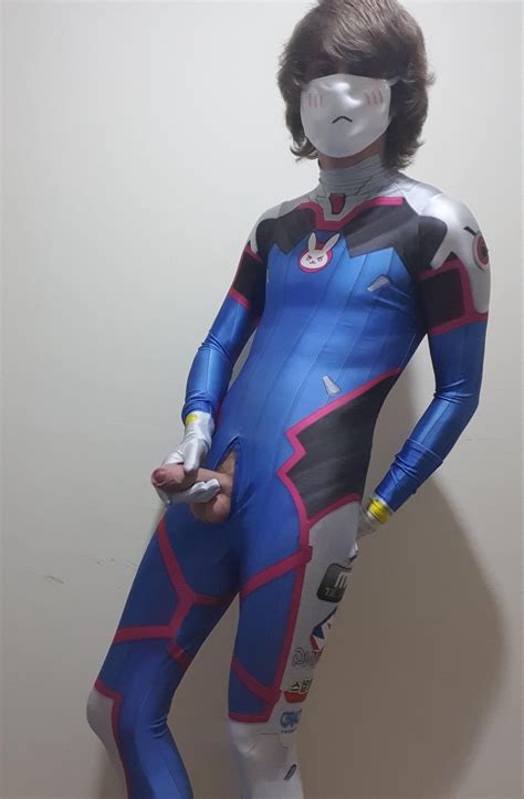 Thought I'd share some of my lewd D.va suit pics 😈💖 : r/FemBoys