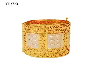 Gold Bangles For Women - Buy Gold Bangles For Women online at Best ...