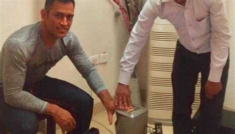 Dhoni’s phone gets flooded with messages after number leaked on social ...