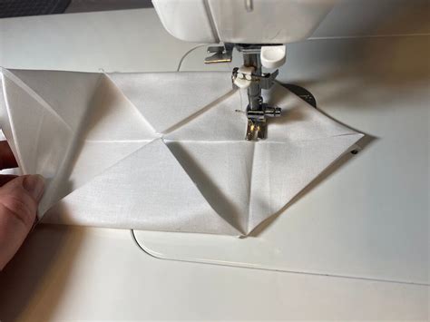 Cathedral Window Quilting Tutorial 的图像结果