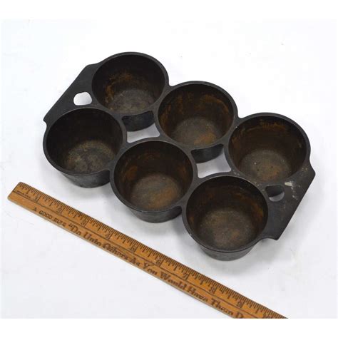Antique CAST IRON MUFFIN PAN No. 18 "6141" by GRISWOLD ERIE PA. 6-Cup ...