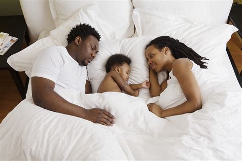 Is Co-Sleeping With Toddlers OK? Safety, Benefits, And Drawbacks ...
