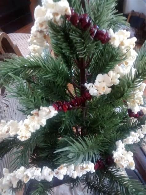 Popcorn Cranberry Garland