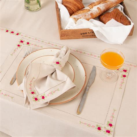Hillend Embroidered Table Linen Set – Tabi