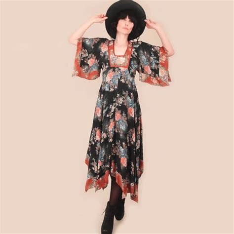 Manufacturing Clothes 的图像结果