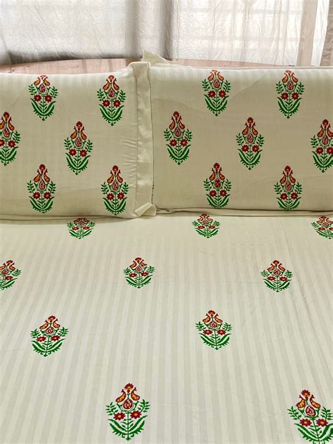 Floral Print Bed Sheets | Floral Bedsheets Online - MnR Decor