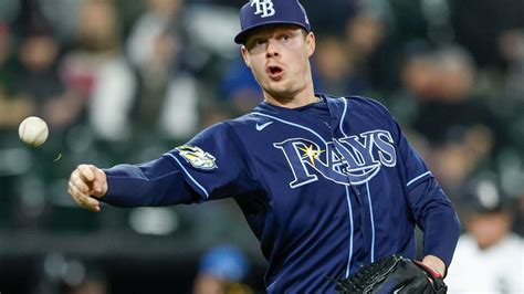 Rays lose Pete Fairbanks to hip injury; closer set for testing - ESPN