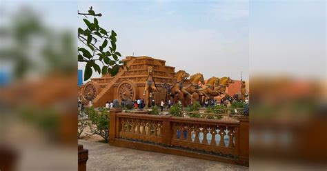 Baahubali Set At Ramoji Film City | LBB, Hyderabad