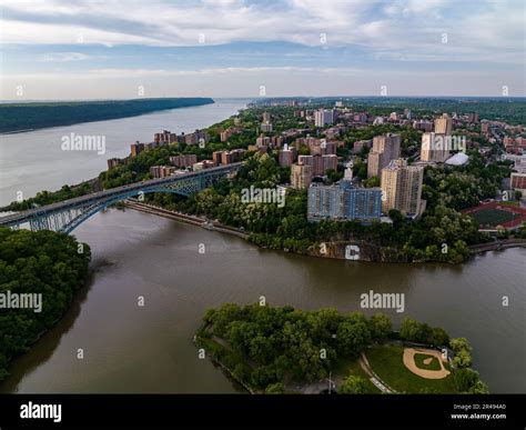 An aerial view of the Henry Hudson Bridge crossing the Spuyten Duyvil ...