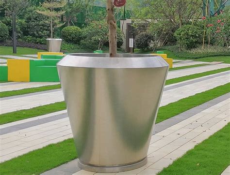 厂家定制不锈钢锥型花盆 园艺景观金属花盆 户外金属花钵