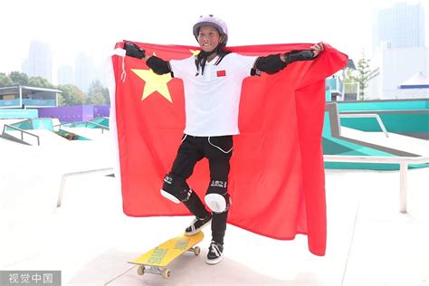 13岁崔宸曦获滑板女子街式金牌 成中国最年轻亚运冠军-新华网