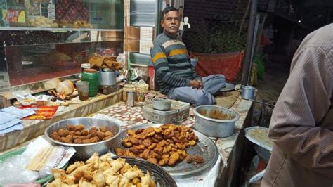One Rupee Chop: এখনও ১ টাকায় চপ-সিঙাড়া, ঘুগনি ২ টাকা, কোথায়? জেনে ...
