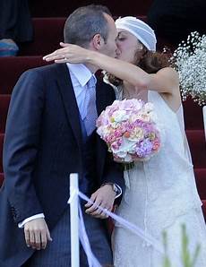 matrimonio vasco messi vai ao casamento de iniesta acompanhado da namorada matrimonio vasco messi vai ao casamento de iniesta acompanhado da namorada