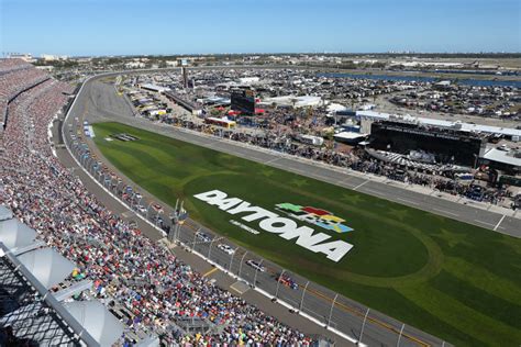 Citing weather concerns, NASCAR moves up Daytona 500 start time