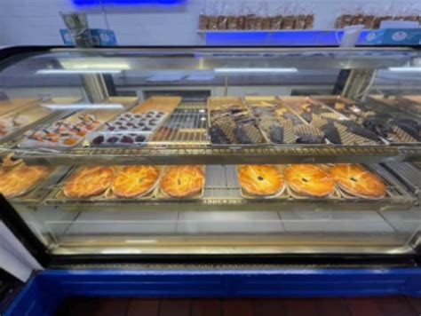 Mike s Pastry | Boston - What to Expect | Timings | Tips - Trip Ideas ...