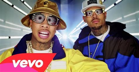 Chris Brown - Ayo ft. Tyga (Video ufficiale e testo) | AllSongs