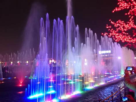 免费开放！音乐喷泉+大型灯光秀，石燕湖光影水秀表演点亮星城!__凤凰网