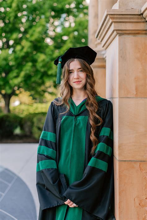 DMU Live Stream Graduation 的图像结果