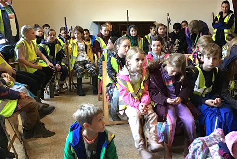 East Garston Meeting welcomes visit from Shefford Primary School - Mid Thames Area Quaker Meeting
