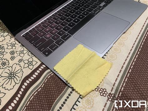 Clean MacBook Pro 2012 Inside 的图像结果