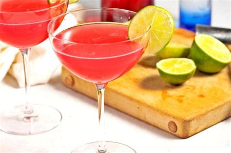 Screwdriver Cocktail (Classic Recipe) - Insanely Good