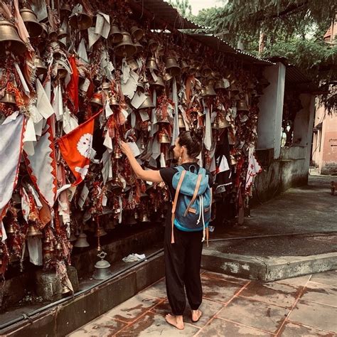Evangeline Lilly's feet
