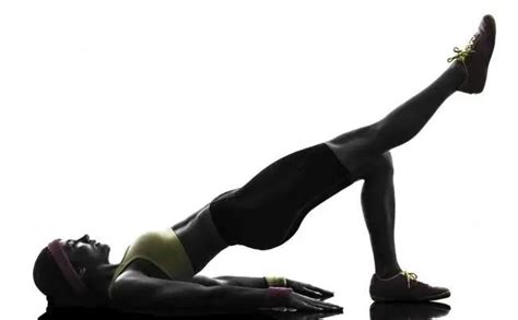 La mejor guía para aumentar tus glúteos en casa: 14 ejercicios básicos ...