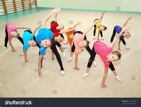 Children Doing Exercise 的图像结果