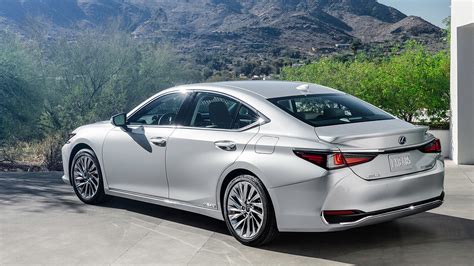 Lexus ES 300h 2021 Luxury Exterior Car Photos - Overdrive