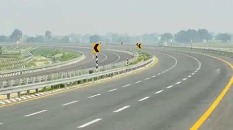 PM will build 12 districts of UP from west to east with Ganga ...