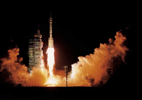 2008年神舟七号载人飞船发射成功 实现第一次太空漫步－国务院国有资产监督管理委员会