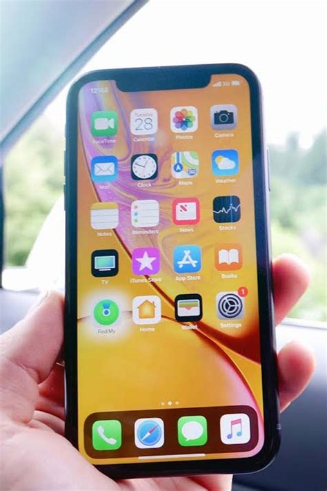 iOS: Get Latest Buzz, Updates, Gossip, Photos & Videos