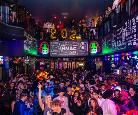 Wrigleyville NYE Crawl: Chicago's BIGGEST New Year's Eve Party (Up to ...