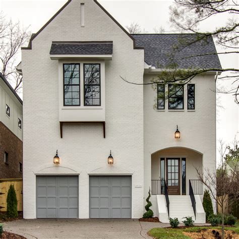 American Exterior Design Ideas, Inspiration & Images - June 2025 | Houzz IN