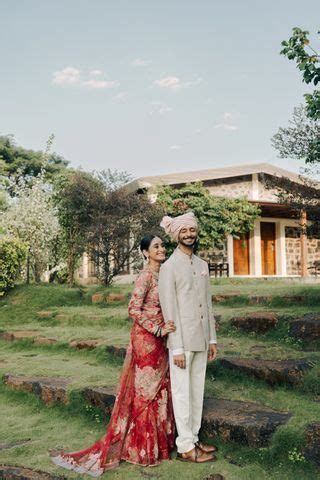 This Mumbai-based couple omitted the baraat and kanyadaan as they ...
