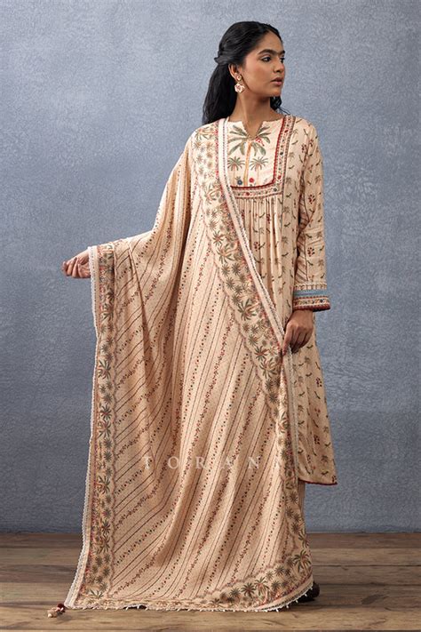 Luxury Fashion Designer | Designer Bridal Clothing | Torani India