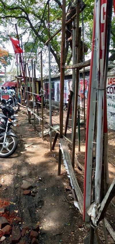 Footpath fully encroached near Railway office - Times of India
