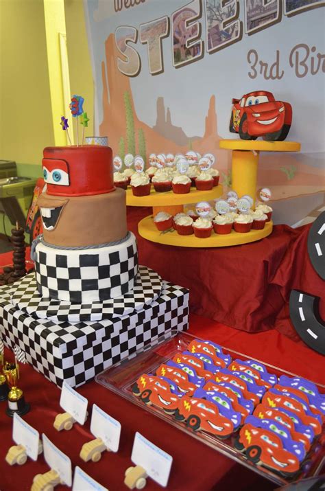 Lightning Mcqueen Party Supplies at Amy Curley blog