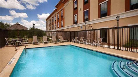 BEST WESTERN PLUS ELMENDORF HOTEL / SAN ANTONIO HOTEL - Hotel Reviews ...