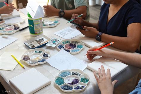 Gem Canvas Art Creation Experience - Klook India