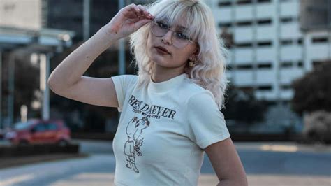 20 style choices that read as flirty now—but didn’t in the ’90s
