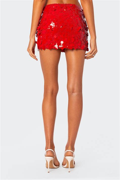 Sabina Low-Rise Sequin Mini Skirt en 2024 | Outfit, Outfits de noche, Rojo