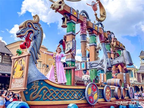 wdw 2022 magic kingdom festival of fantasy parade disney characters ...