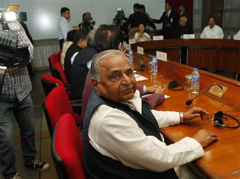 LIVE: Mulayam's last rites in Saifai tomorrow: PM Modi remembers 7 ...