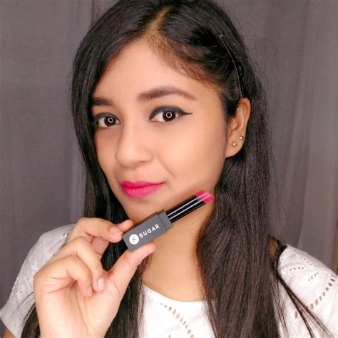 Ladies, This Mauve Pink Lipstick Shade Is Your New Best Friend! | LBB