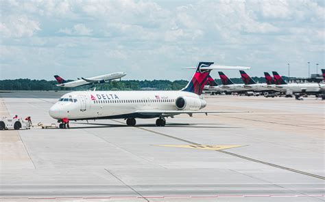 Delta Increases Flight Attendant And Ground Workers Wages By 5%