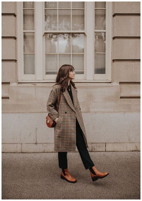 Business-Casual Gender-Neutral 的图像结果